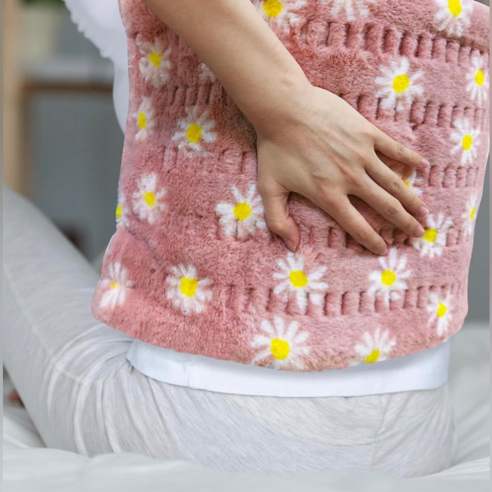 NWT Flower Heating Pad - 12" x 24" 12 Heat Levels, 8 Timers, Machine Washable - Picture 3 of 7